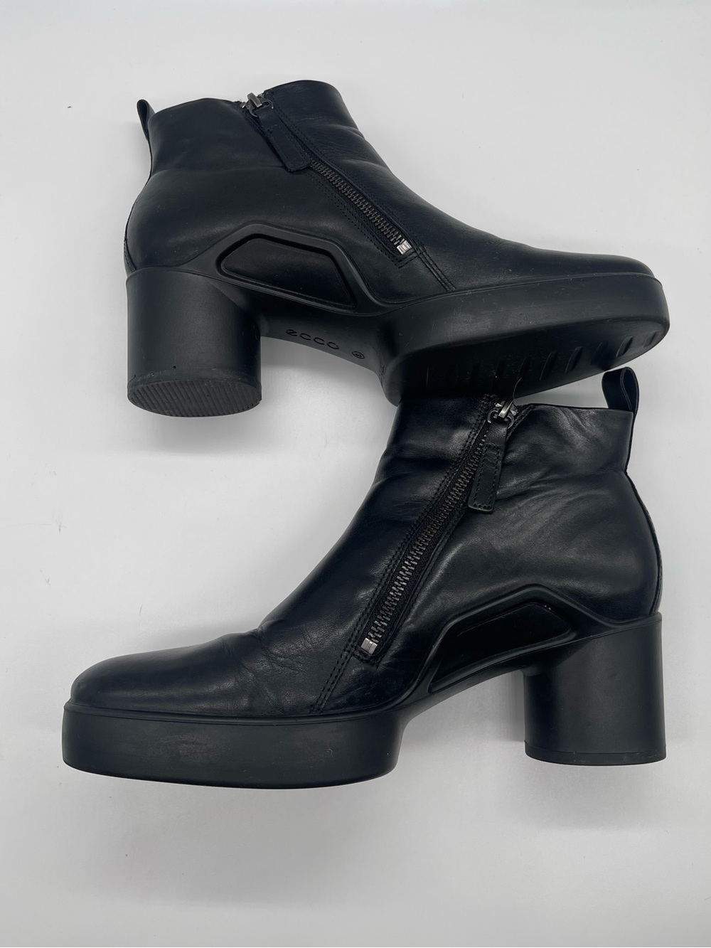 Ecco Leather Platform Ankle Boots - Women - Picture 5 of 8